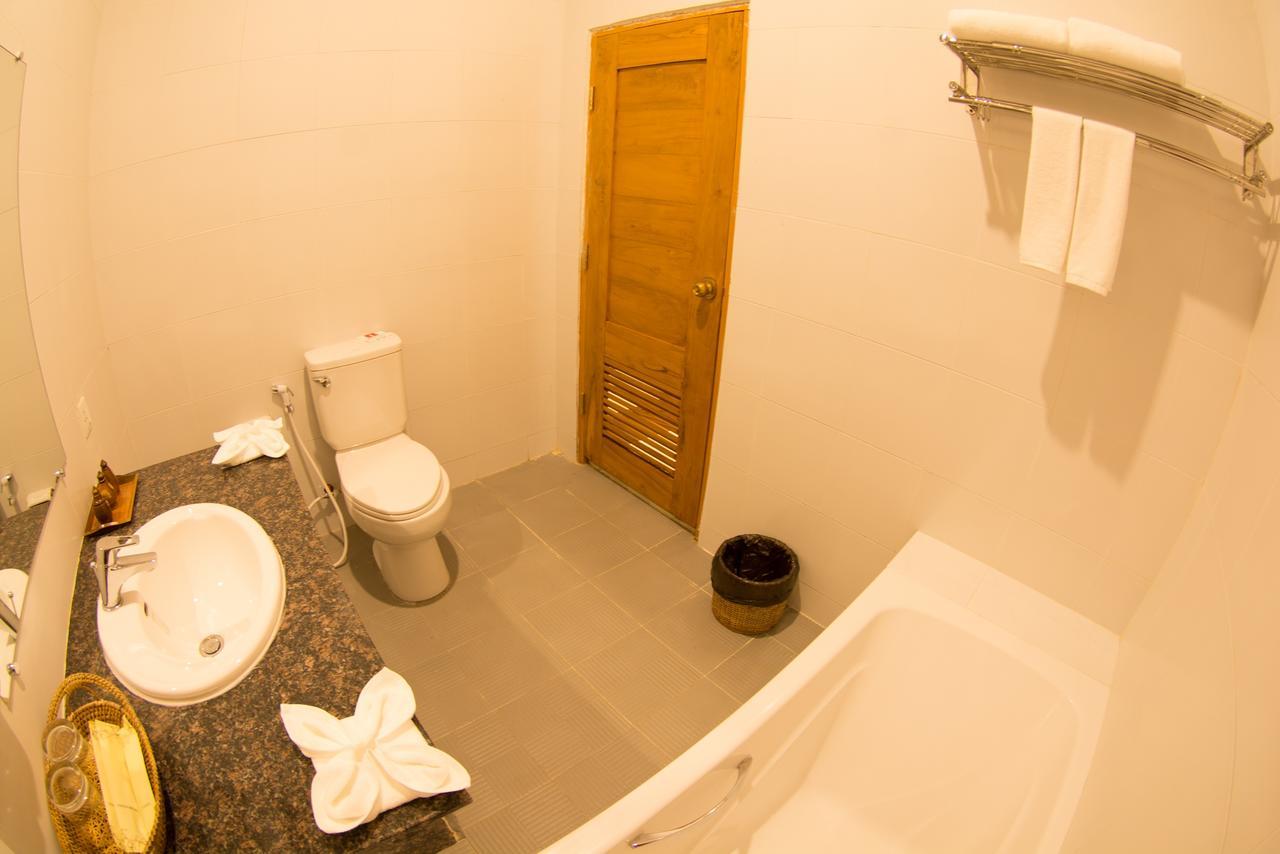 Westay @ Bagan Lotus Hotel エクステリア 写真